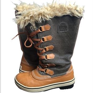 Tall fur top Sorel winter women’s boots size 6